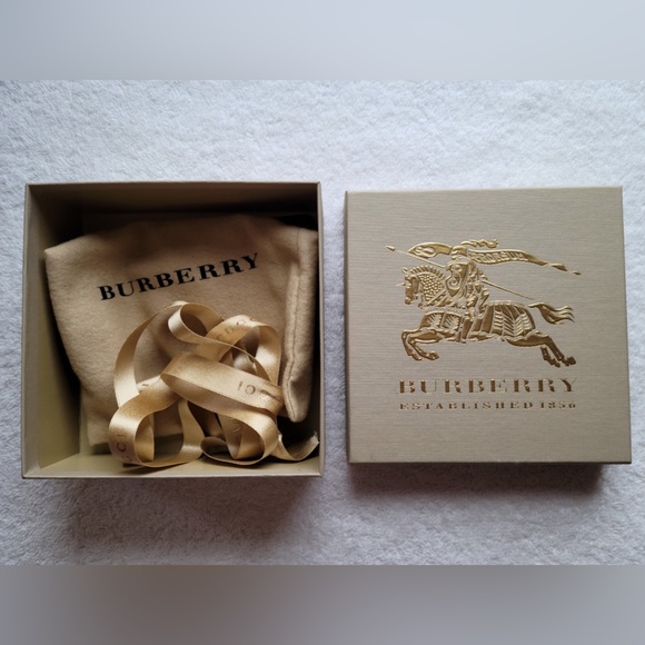 Louis Vuitton, Chanel, Dior, Burberry Gift Boxes Bundle! - Picture 11 of 12